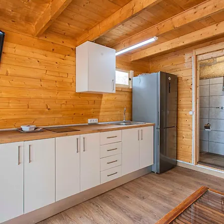 בקתה The Pine Forest Cabin ארפו